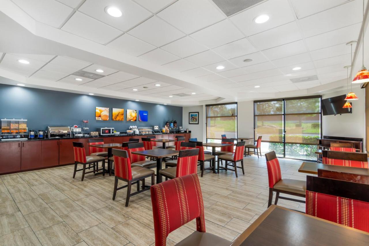 Comfort Suites Atlanta Airport Forest Park Zewnętrze zdjęcie